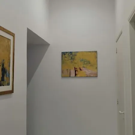 Inside Naples-dint'e'viche' *