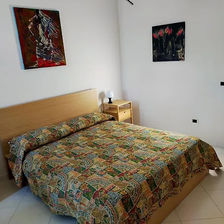 Inside Naples-dint'e'viche' *