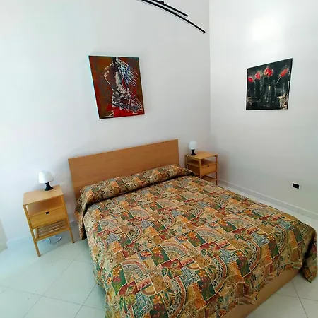 Inside Naples-dint'e'viche'