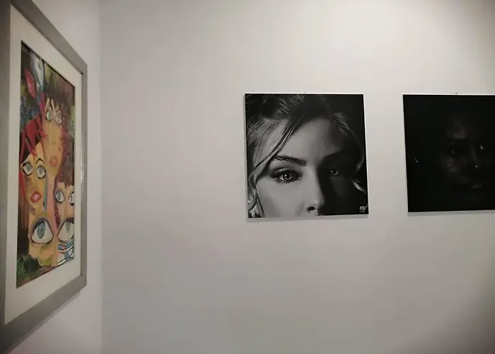 Inside Naples-dint'e'viche' Napoli