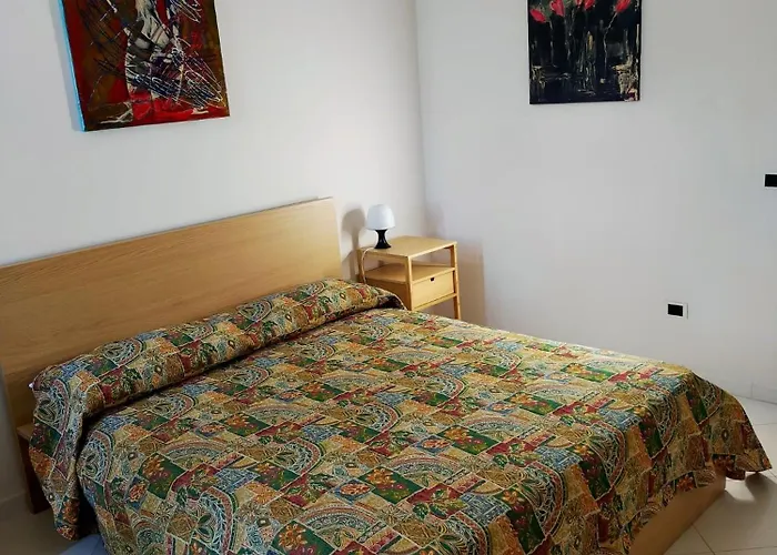 Inside Naples-dint'e'viche' *