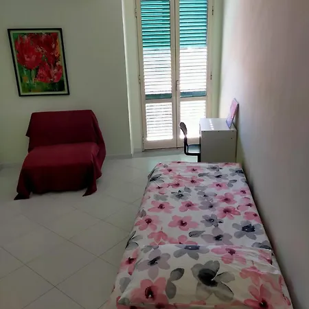 Inside Naples-dint'e'viche' *